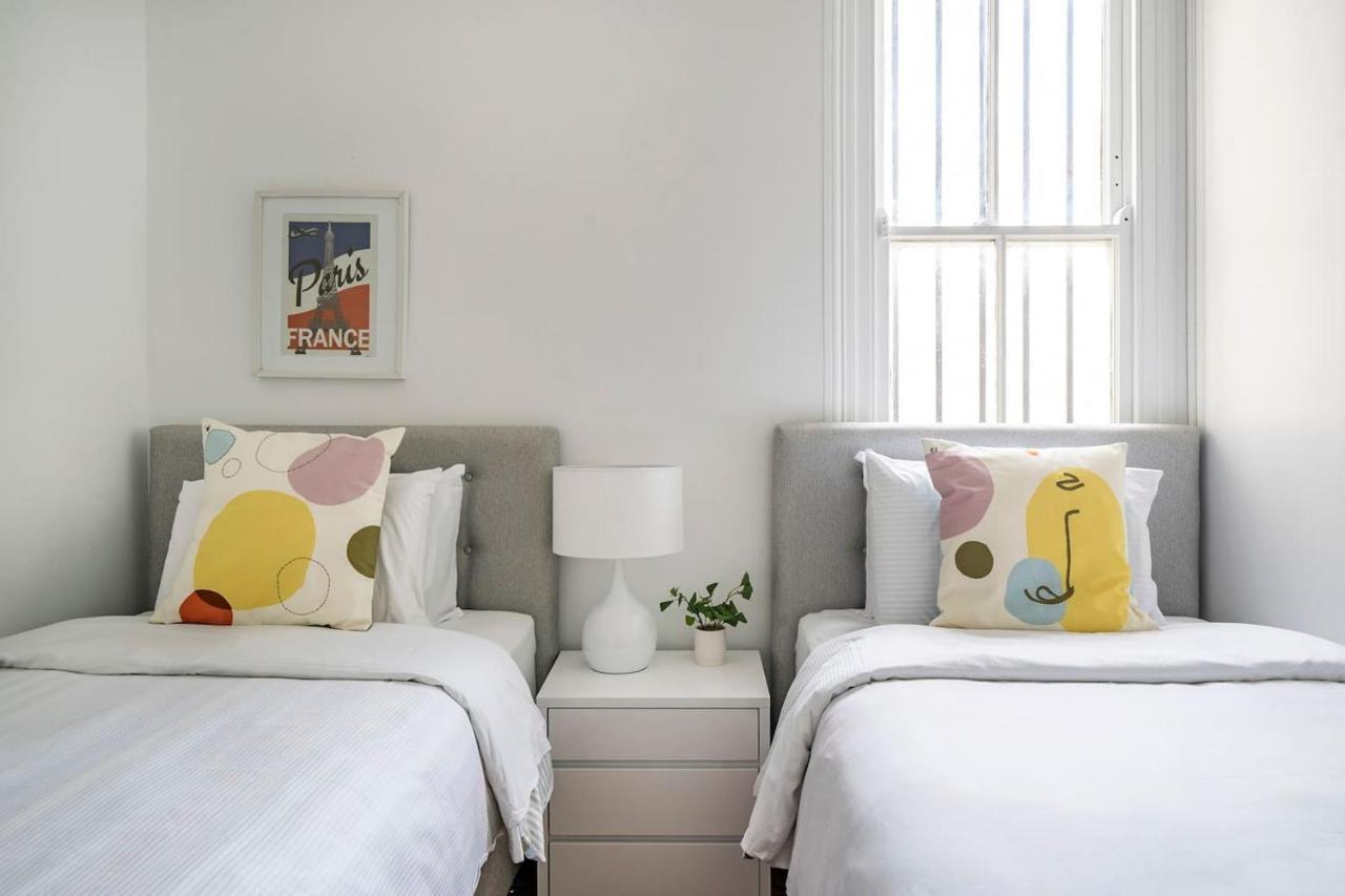 Newtown Nest - Chic Terrace Living Off King Street *