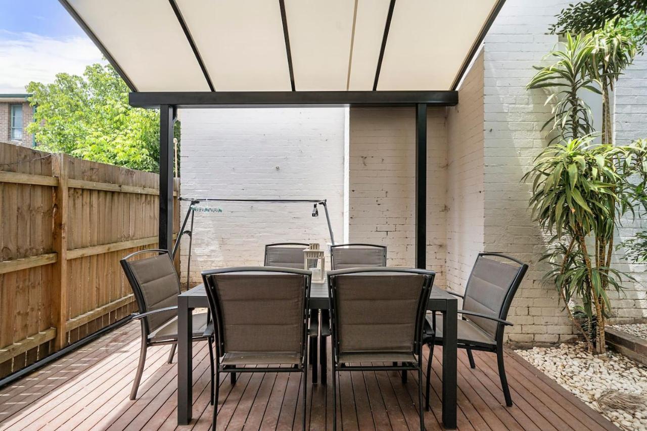Newtown Nest - Chic Terrace Living Off King Street * Sydney