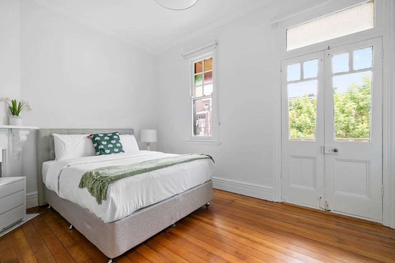 Newtown Nest - Chic Terrace Living Off King Street Holiday home