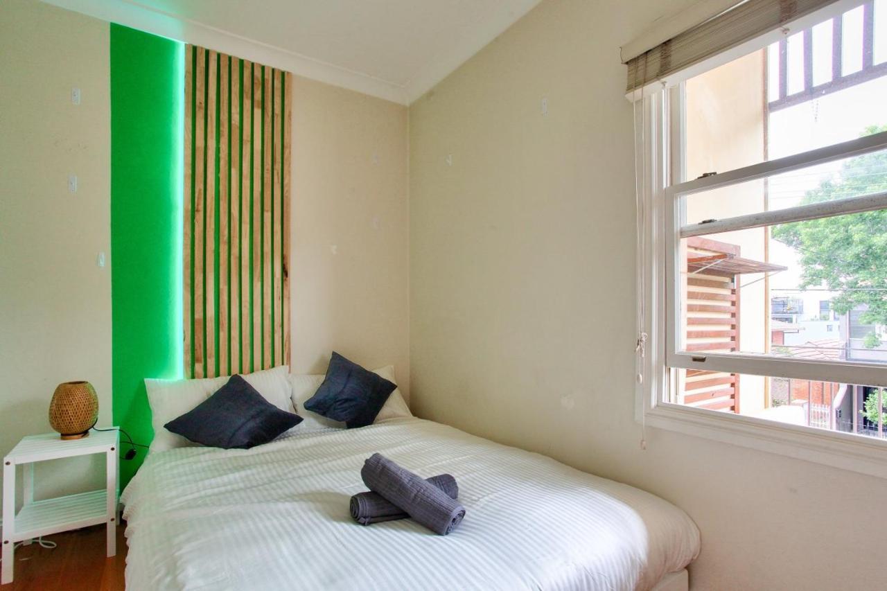 2 Bedroom Newtown Near To Shops 2 Sydney