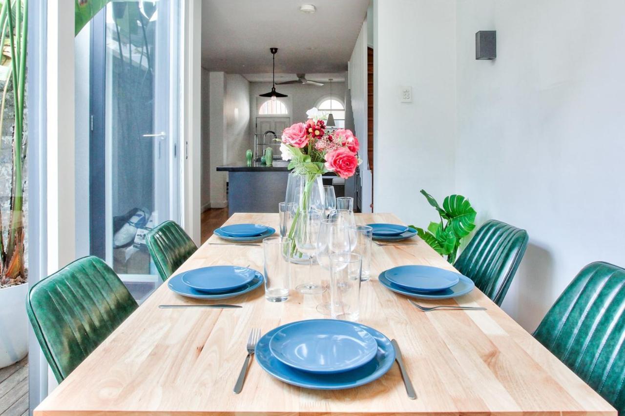 Astounding 3 Bedroom House Surry Hills 2 E-bikes Included * Sidney