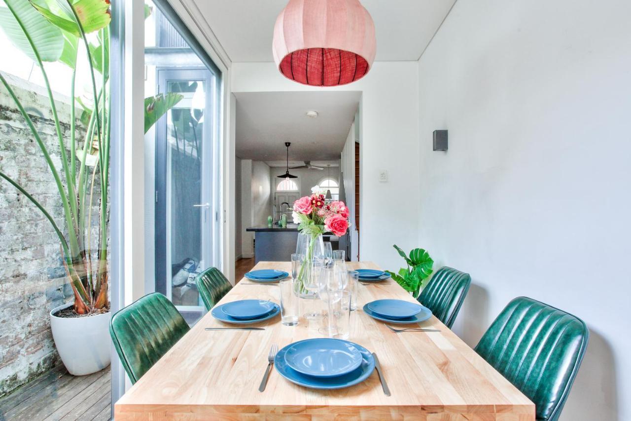 Casa de férias Astounding 3 Bedroom House Surry Hills 2 E-bikes Included