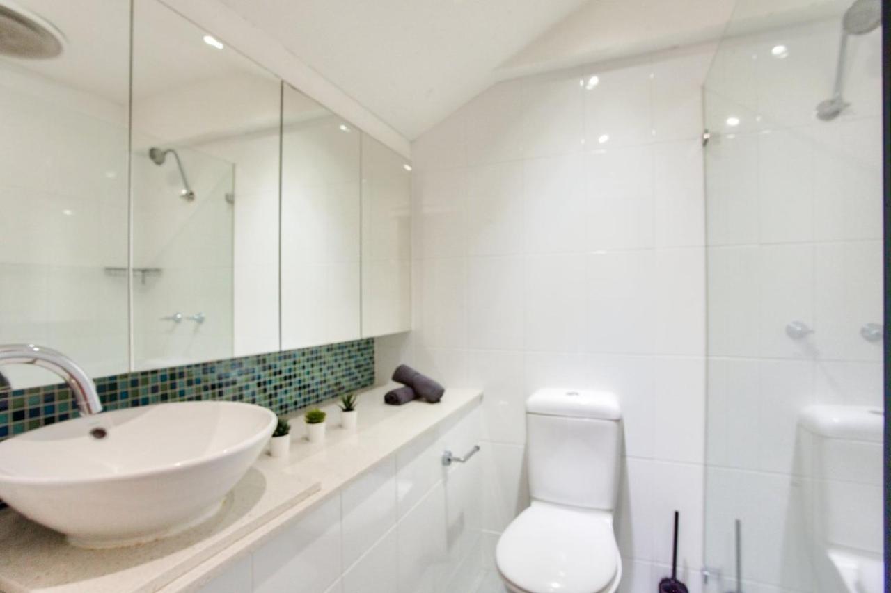 Center 2 Bedroom House Pyrmont 2 E-bikes Included Holiday home *