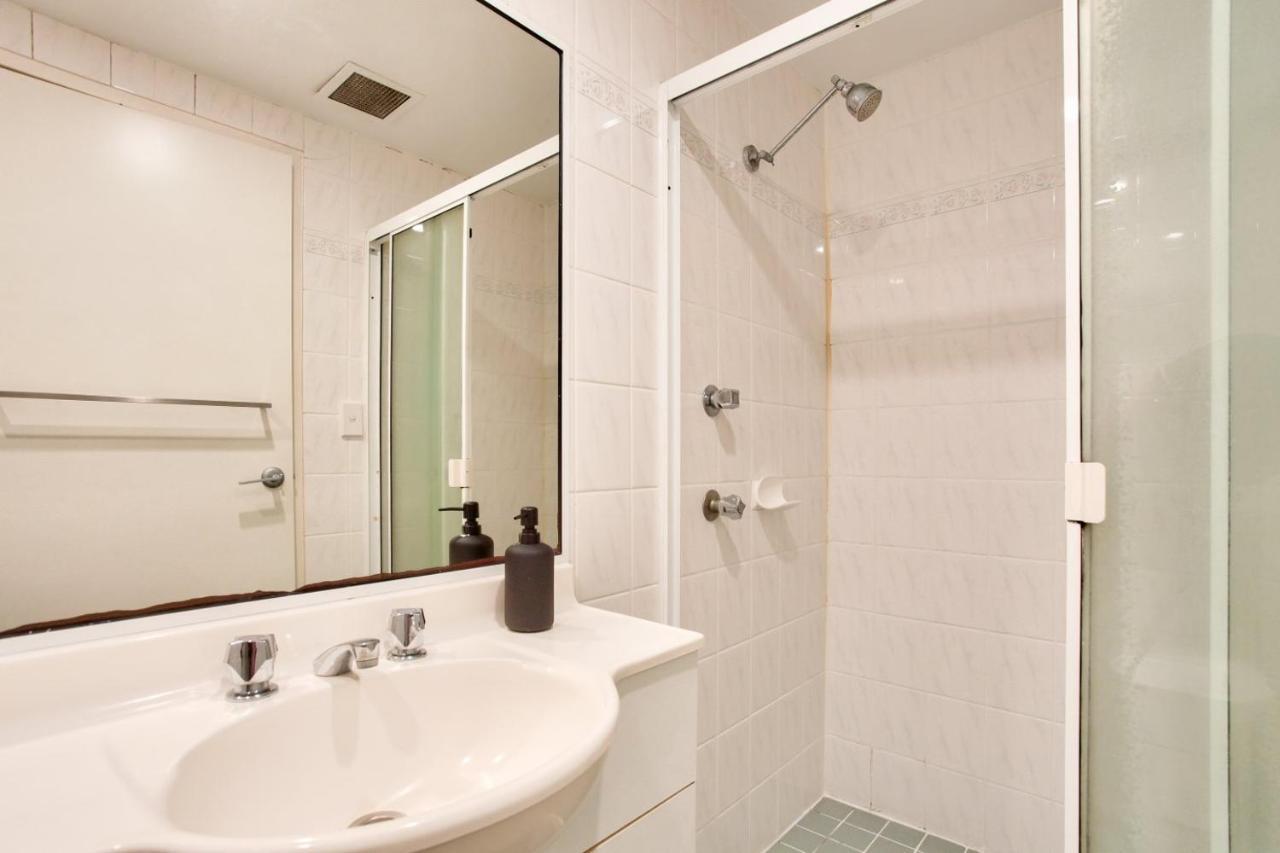 Cozy 2 Bedroom Surry Hills Apartment *