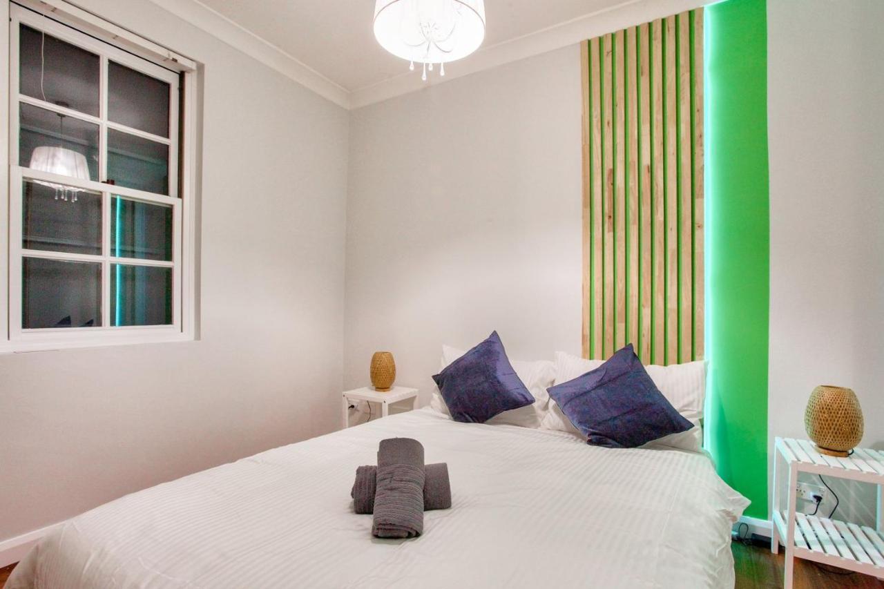 Holiday home Center 2 Bedroom House Pyrmont 2 E-bikes Included Sydney