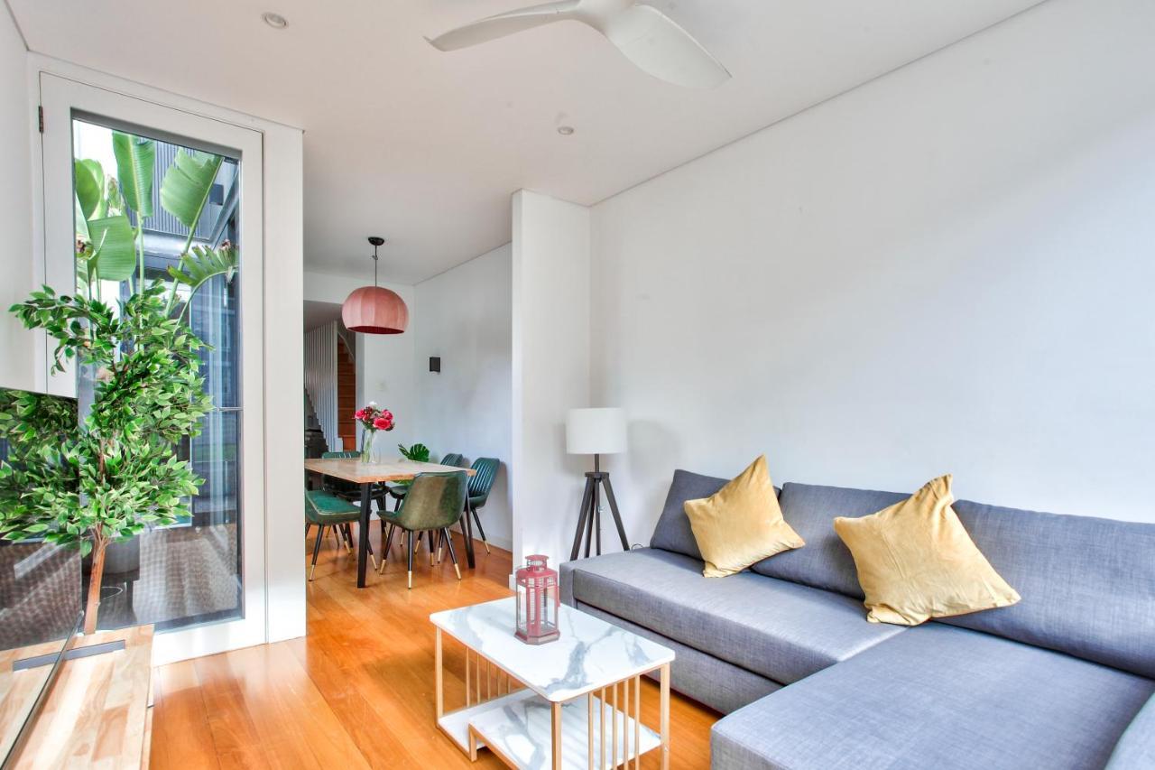 Casa de férias Astounding 3 Bedroom House Surry Hills 2 E-bikes Included