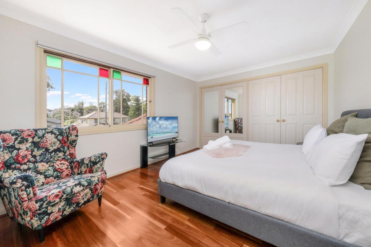 Eastwood Central, Walk To Station & Shops, Drive To Olympic