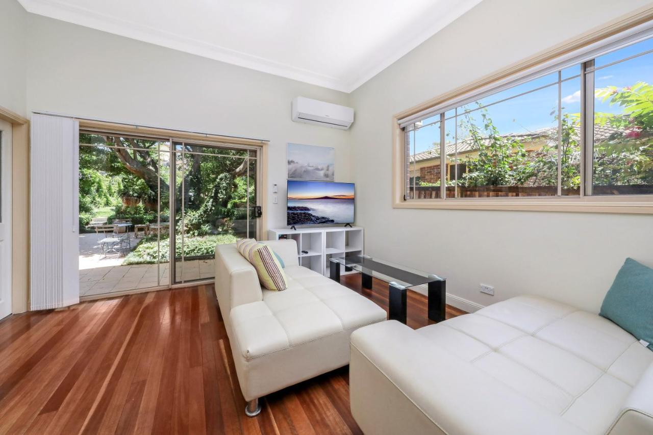 Villa Eastwood Central, Walk To Station & Shops, Drive To Olympic