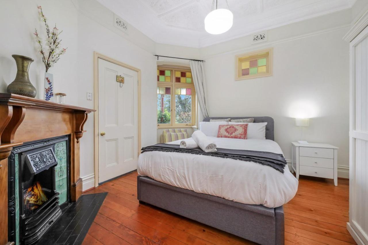Eastwood Central, Walk To Station & Shops, Drive To Olympic Villa *