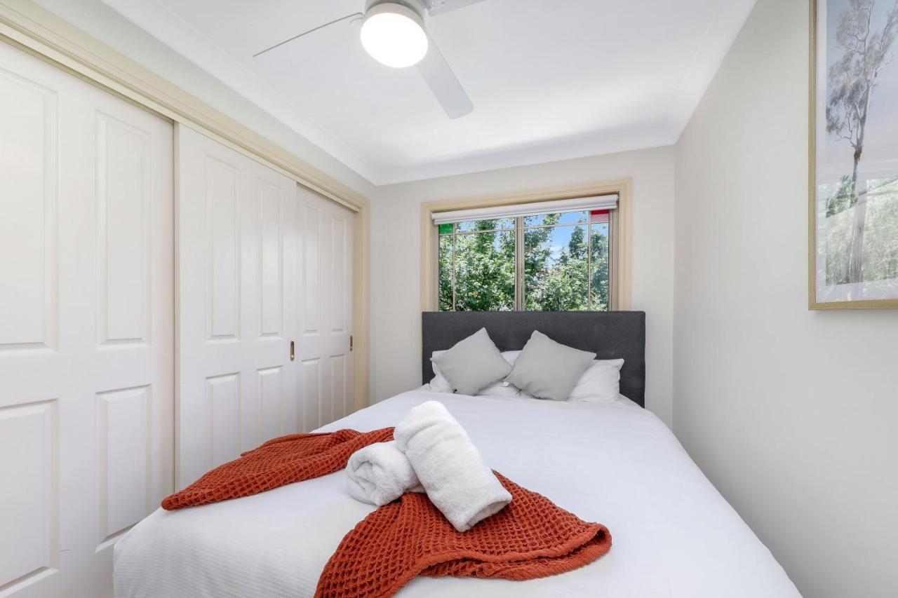 Eastwood Central, Walk To Station & Shops, Drive To Olympic Villa Sydney