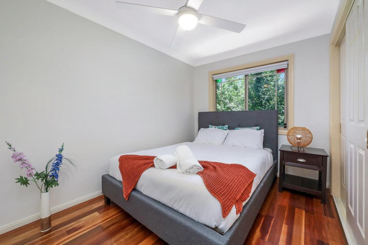 Eastwood Central, Walk To Station & Shops, Drive To Olympic Villa Sydney