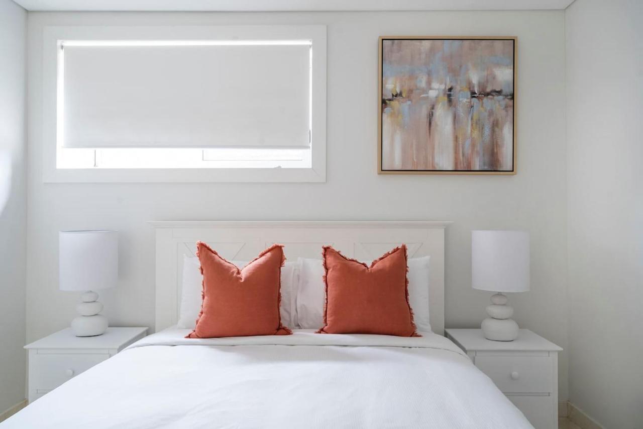 'starlight' A Slice Of The Hollywood Hills In Bexley * Sydney