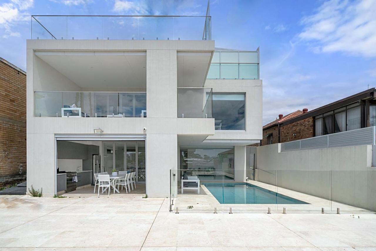 Villa 'starlight' A Slice Of The Hollywood Hills In Bexley