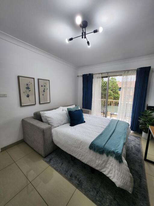 Apartment Chic Boutique 2br Walk To Station W/ Parking