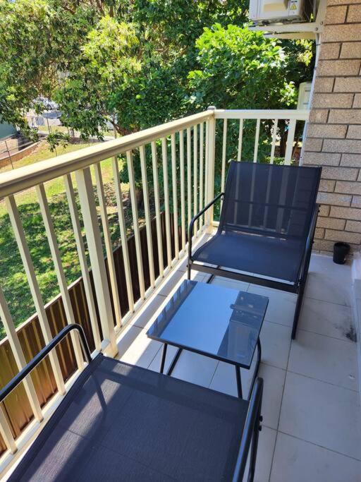 Chic Boutique 2br Walk To Station W/ Parking Apartment