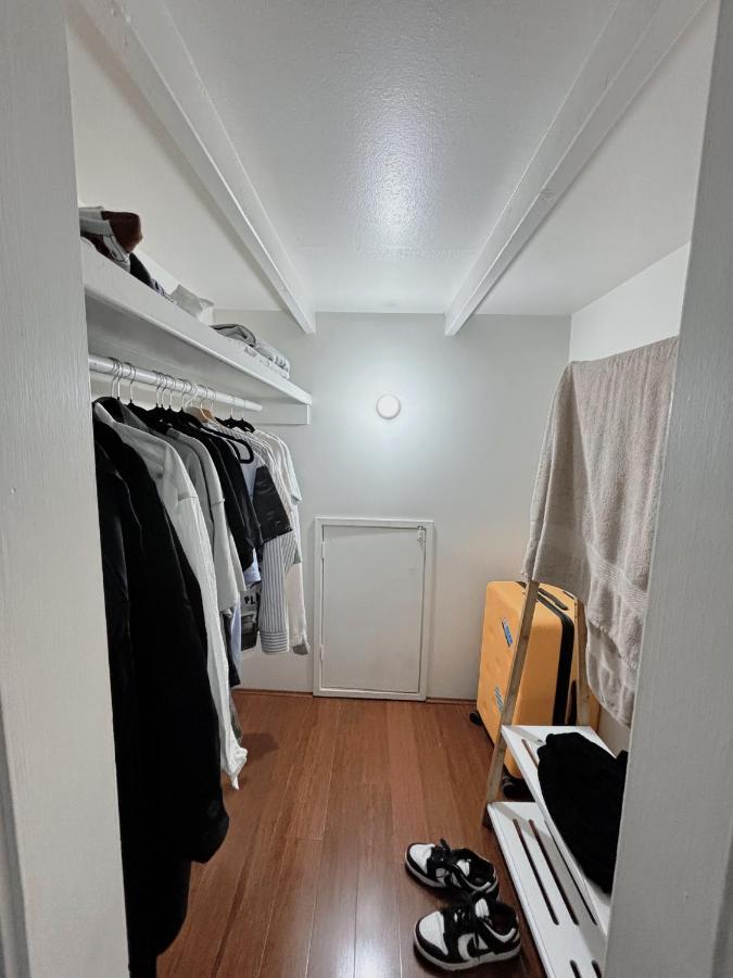 2 Bedrooms Terrace House