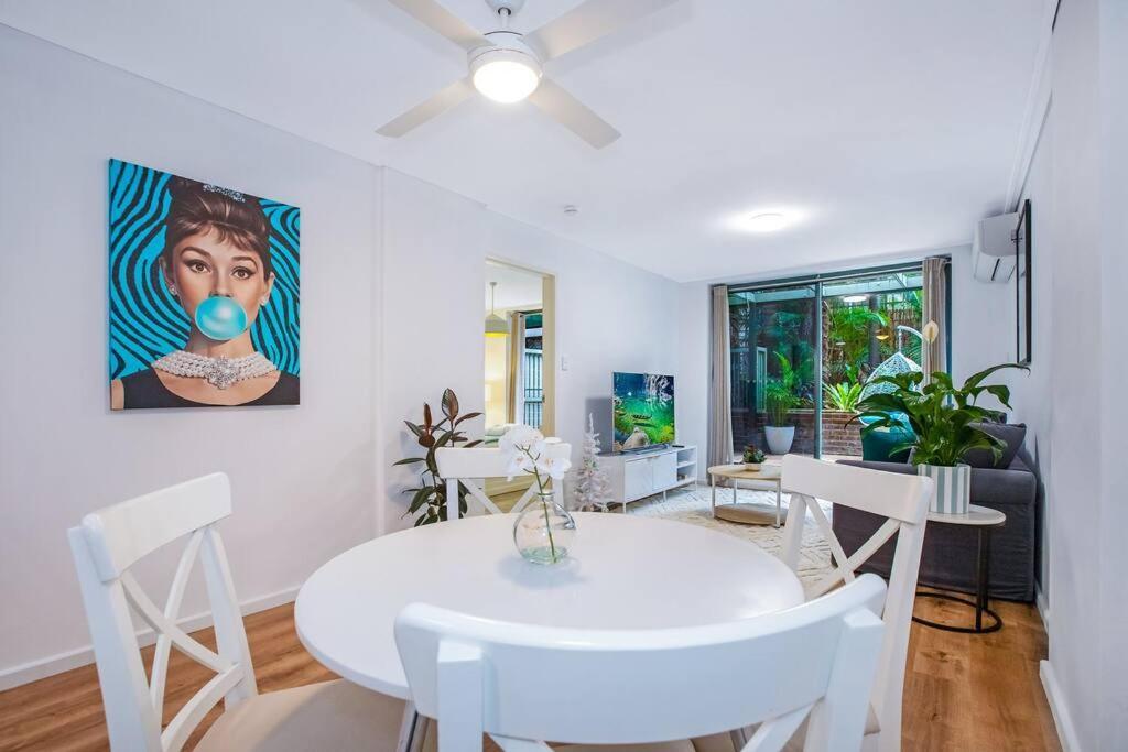 Apartment Crows Nest Gem - With Parking Sydney