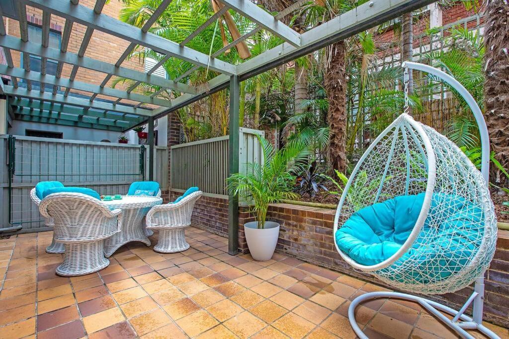 Crows Nest Gem - With Parking * Sydney