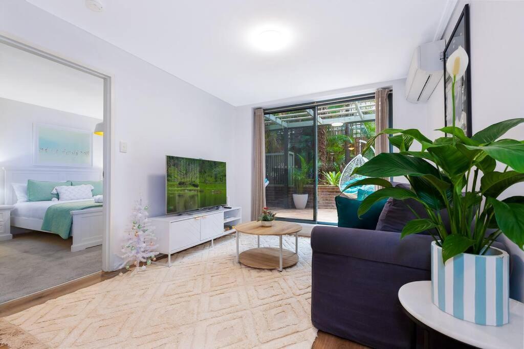 Crows Nest Gem - With Parking Apartment Sydney