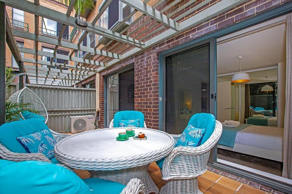 Crows Nest Gem - With Parking * Sydney