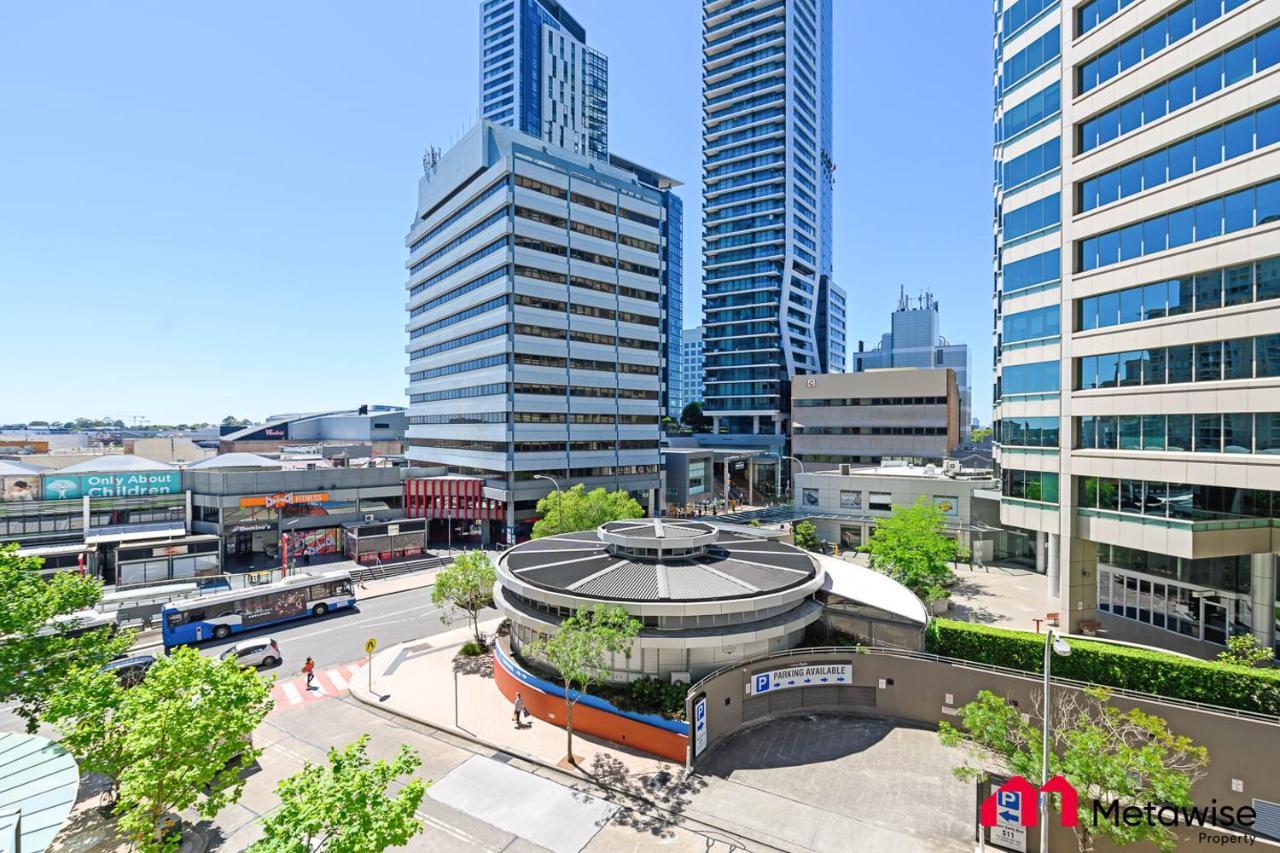 Metawise Chatswood 1bed Next To Station Apartment Sydney
