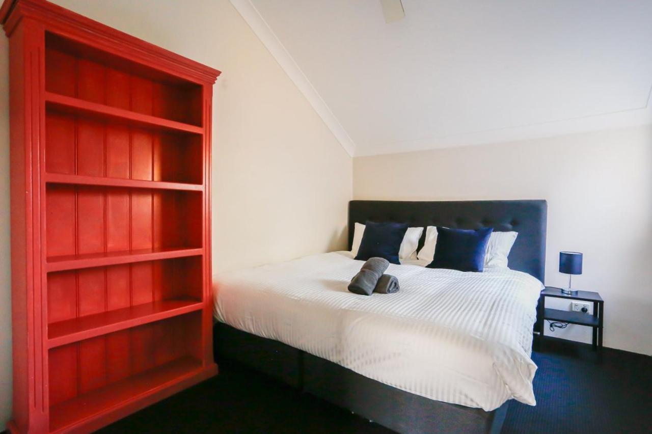 Cozy 2 Bedroom Chippendale Ii * Sydney