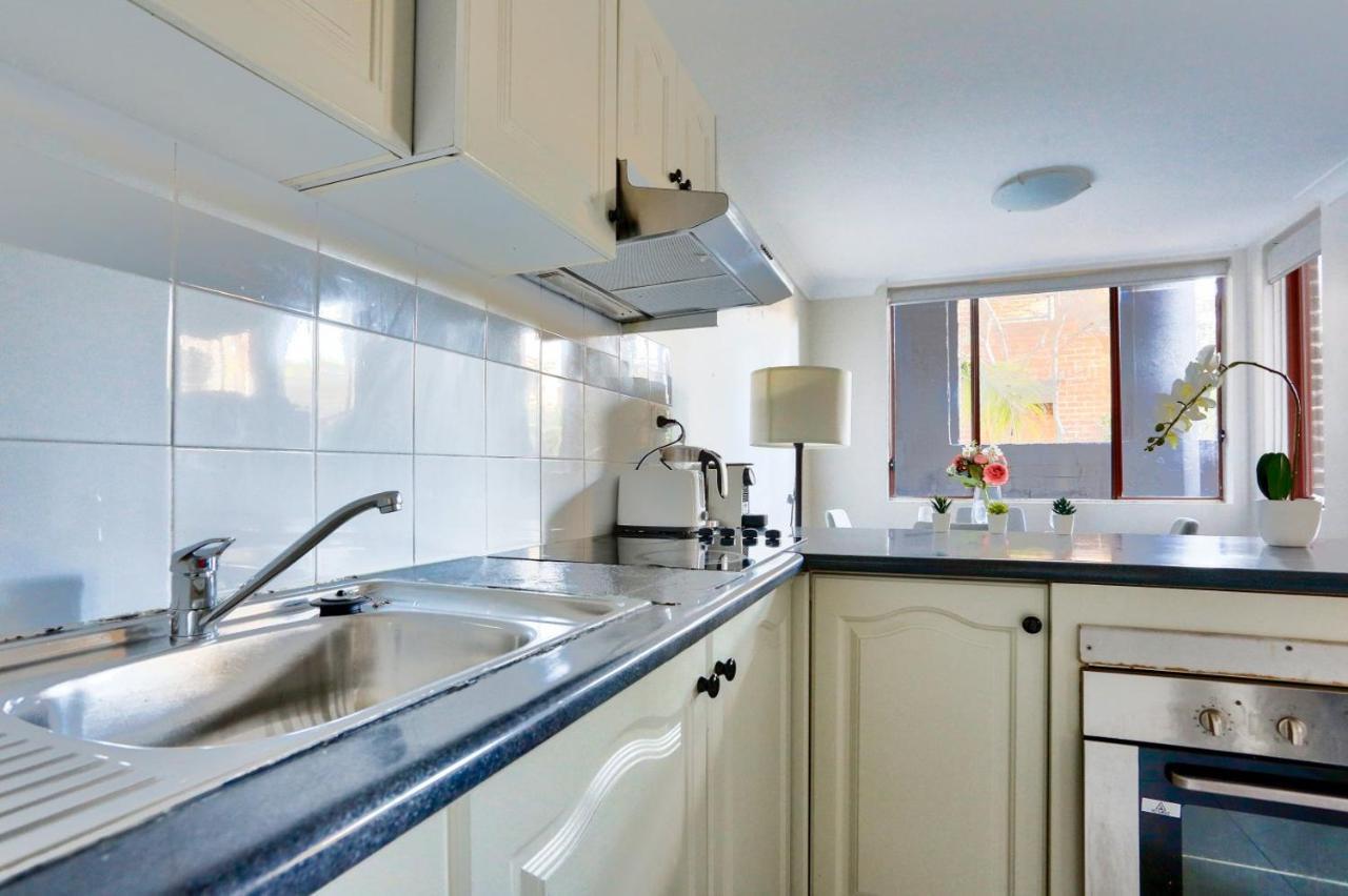 Apartment Cozy 2 Bedroom Chippendale Ii *