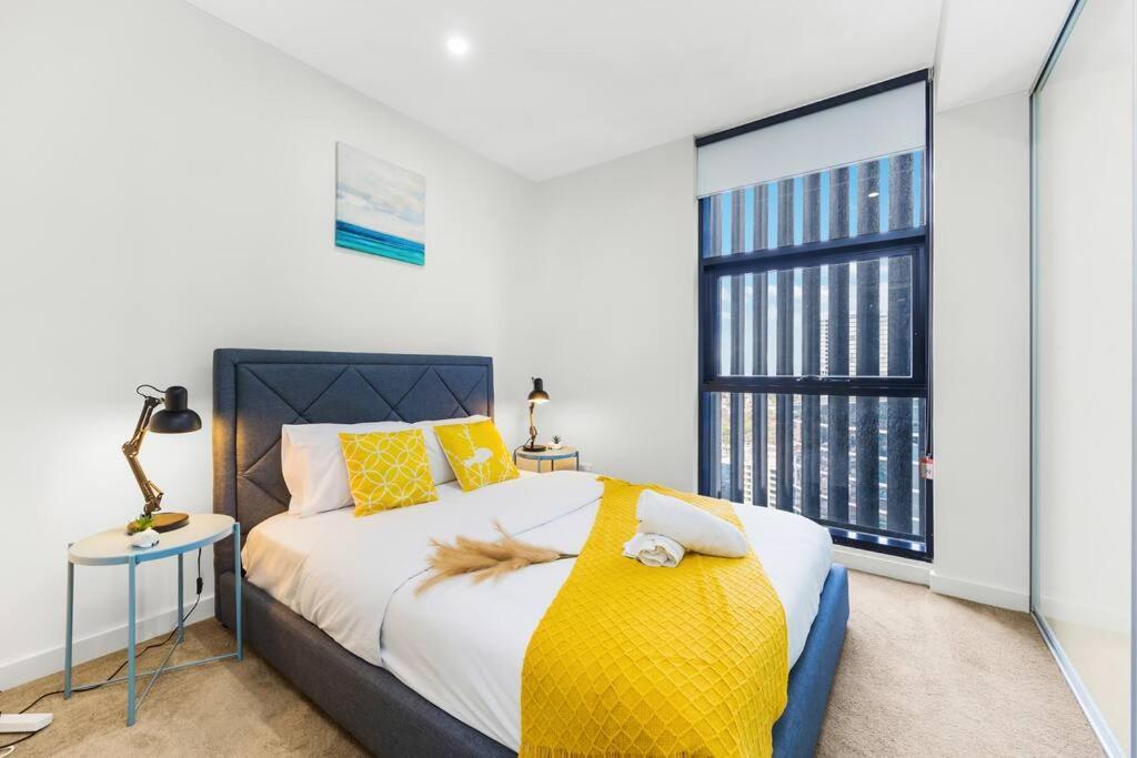 Apartamento Sky-city 3 Min To Train & Shopping& Everything