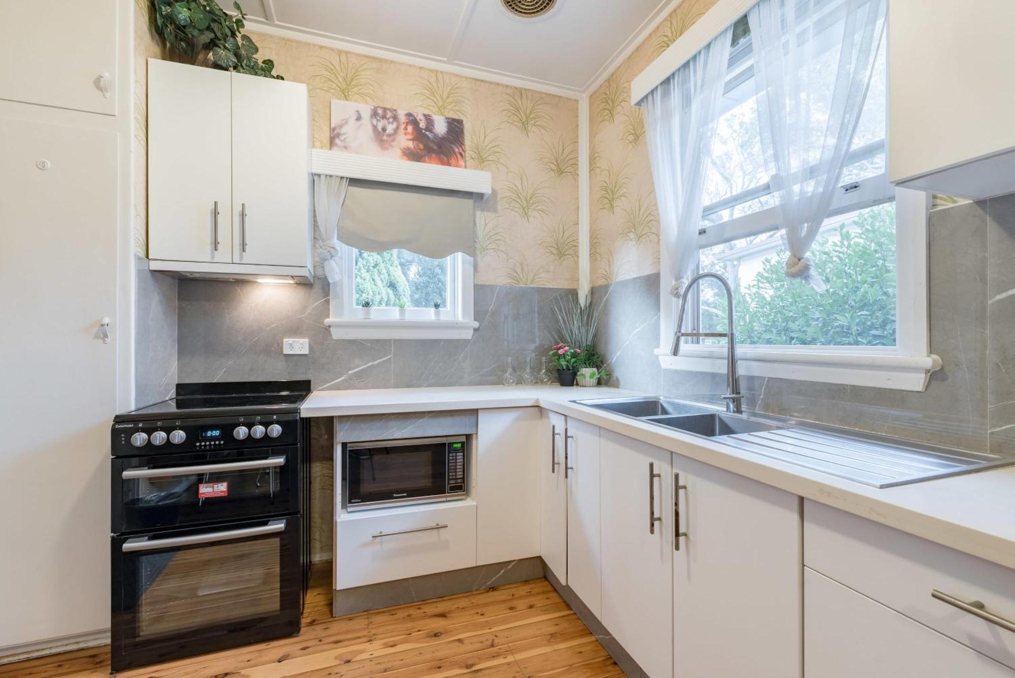 1 Private Single In Carramar 1 *