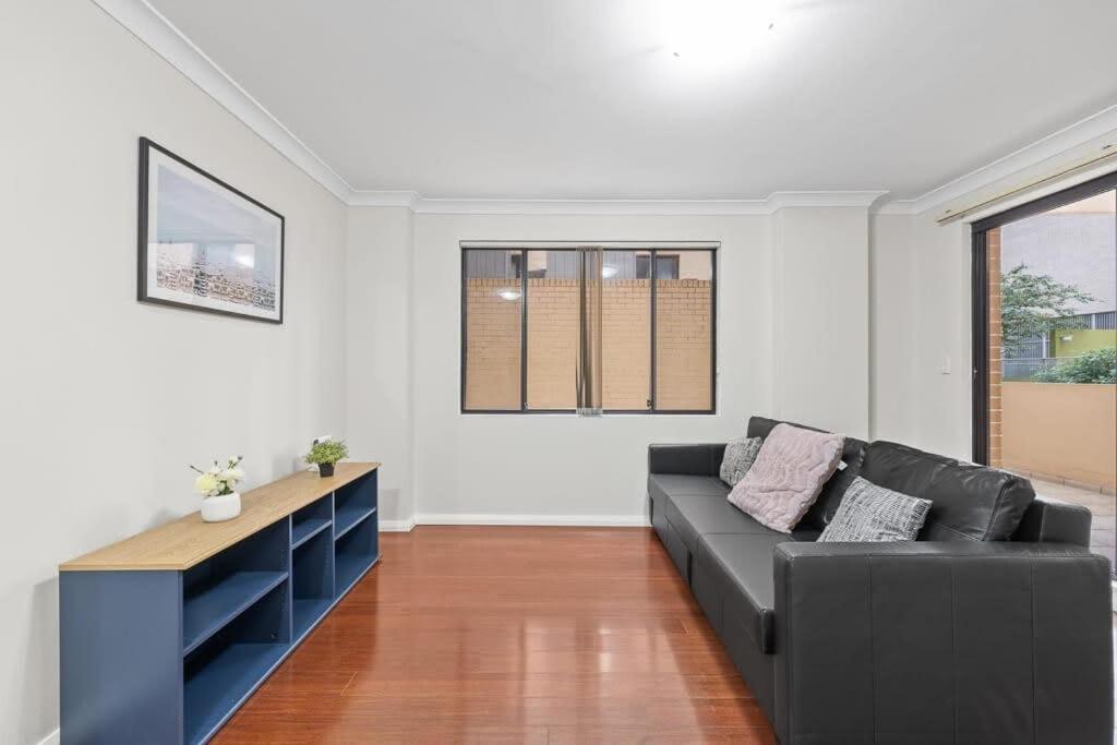 2 Bedrooms Apt In Burwood 4min To Train Sleep 6 Sydney