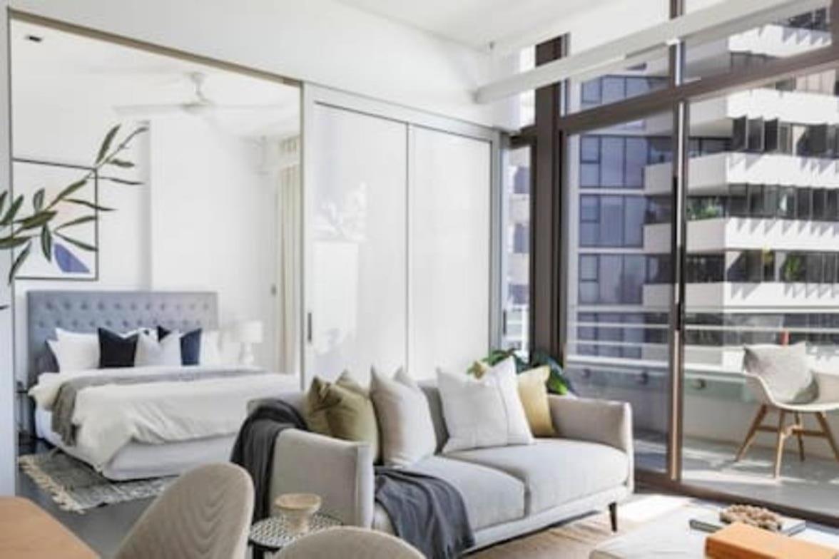 One Bedroom Unit At Location * Sydney