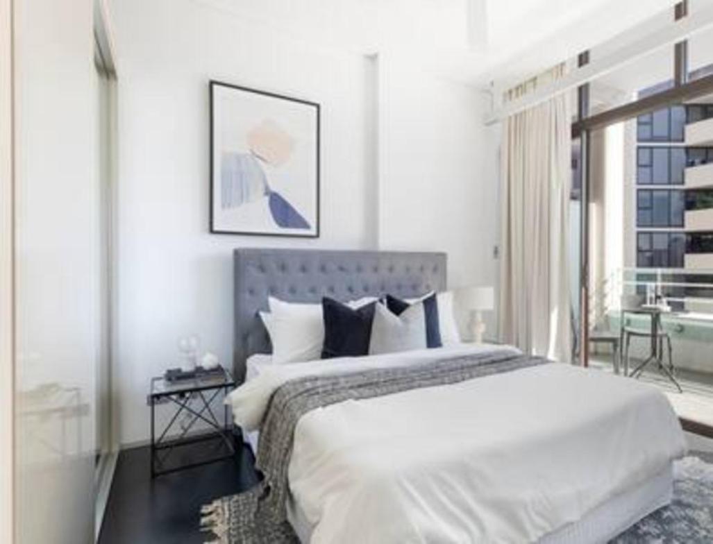 One Bedroom Unit At Location Sydney