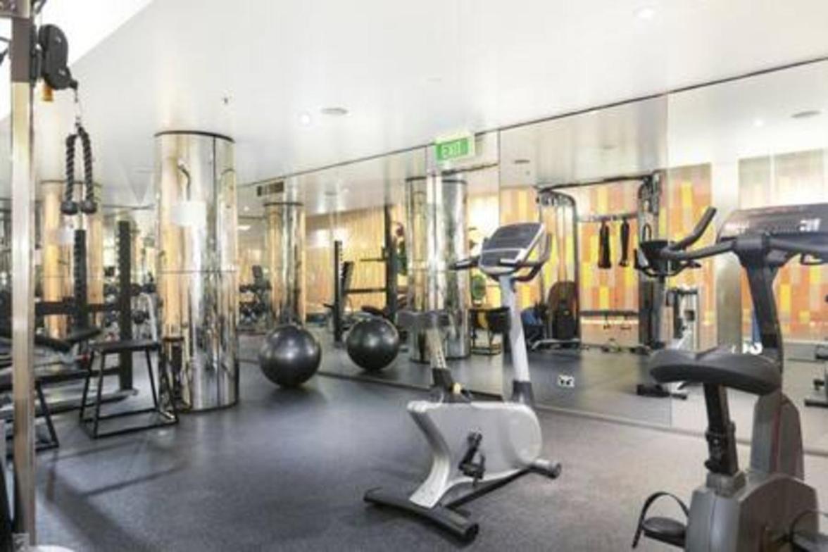 Apartment One Bedroom Unit At Location Sydney