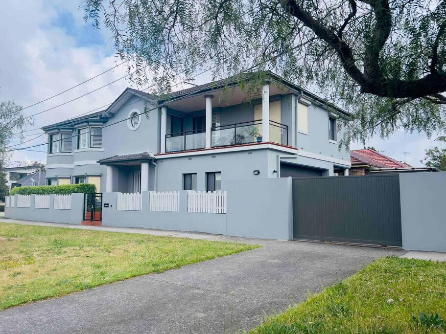 Maroubra Gem Close To Everything Sleep 16 *