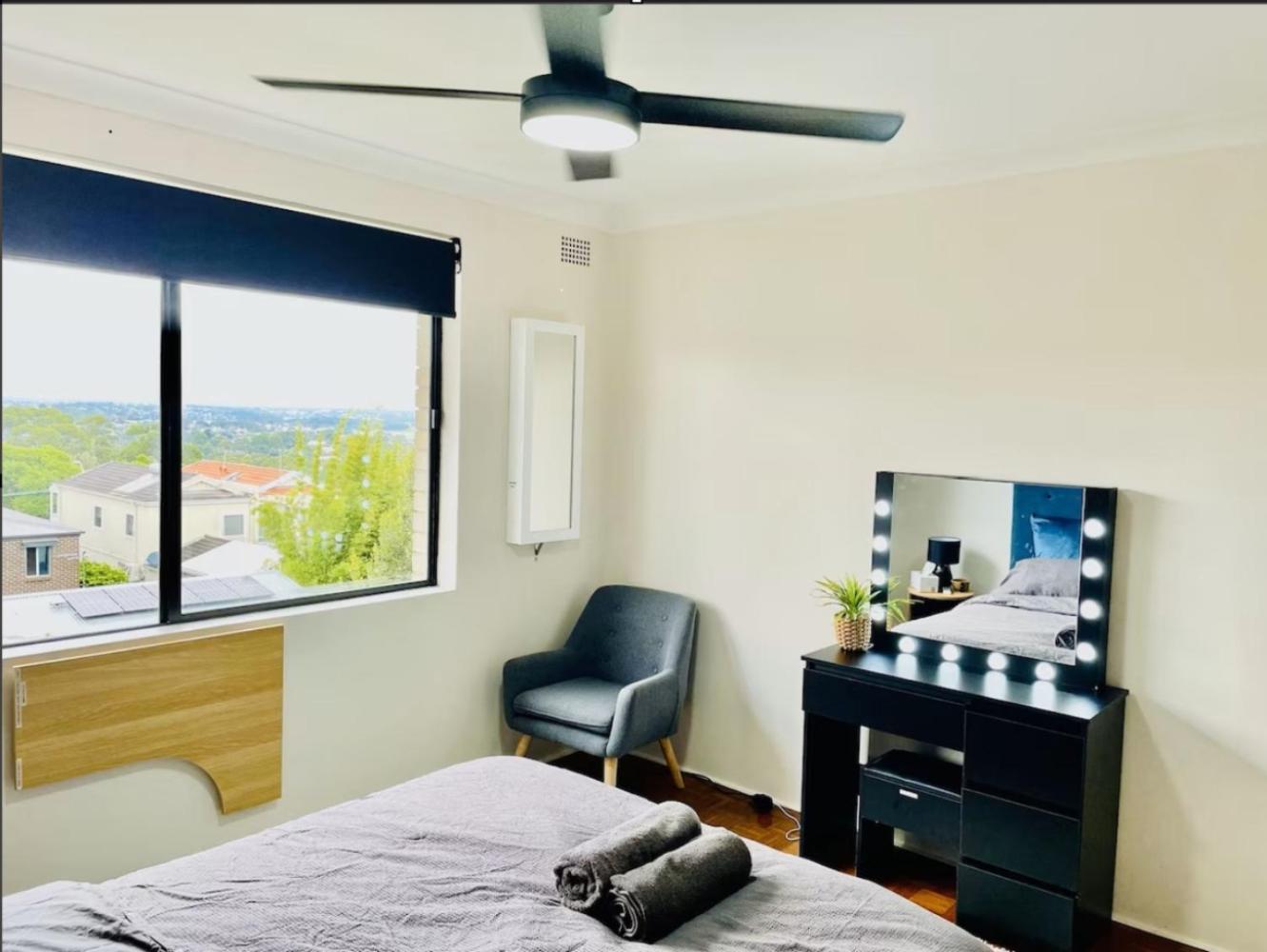 Apartment Private View 1 Bed With Parking Sydney