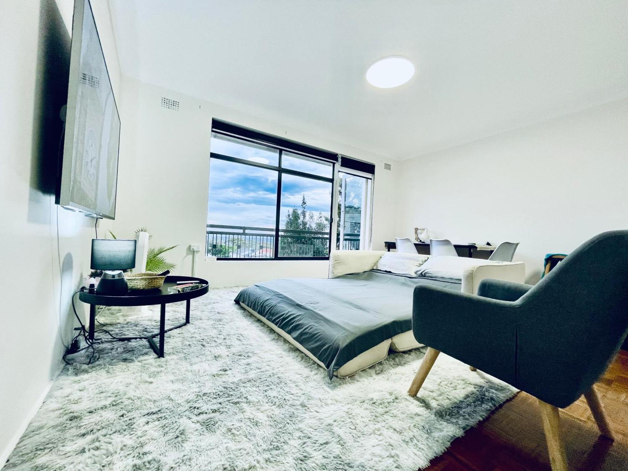 Private View 1 Bed With Parking