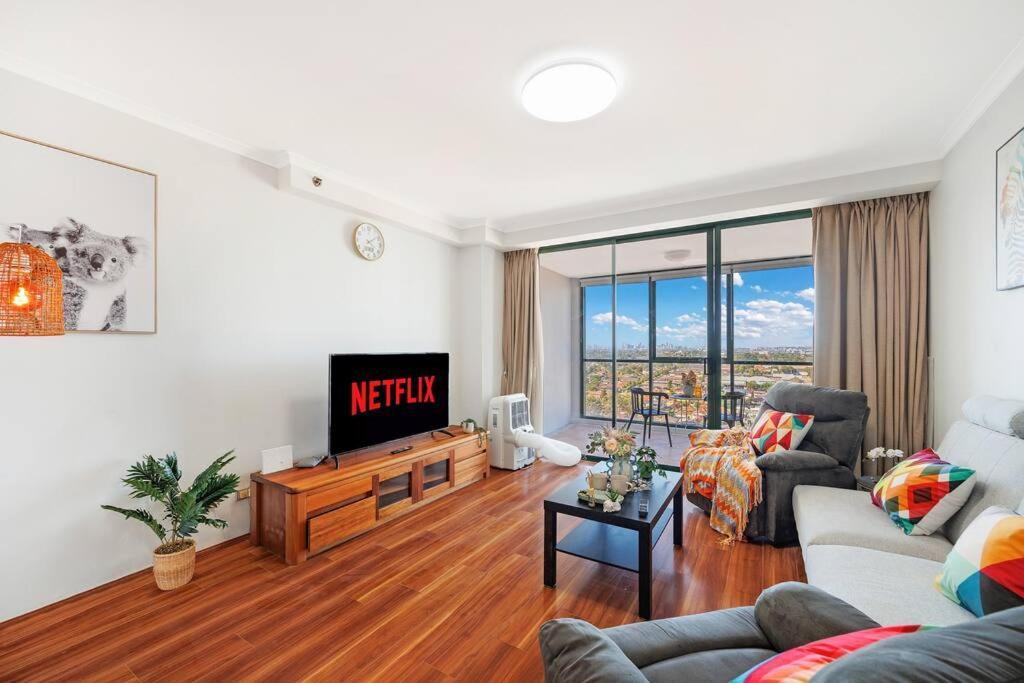 Apartment Sky-view 2b2b1g In Hurstville -1 Min To Westfield