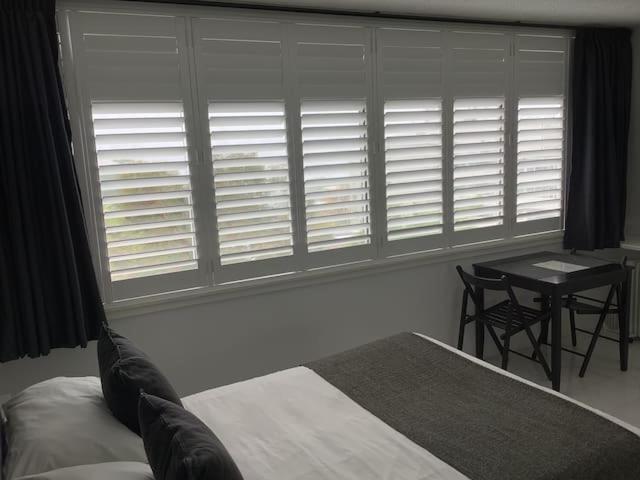 With Stunning Views Free Parking Apartment *
