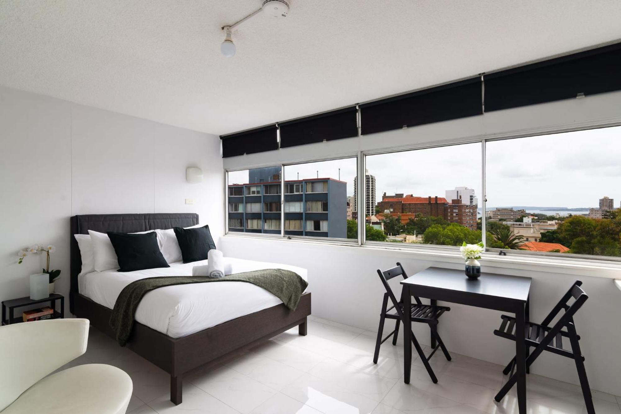 With Stunning Views Free Parking Apartment *
