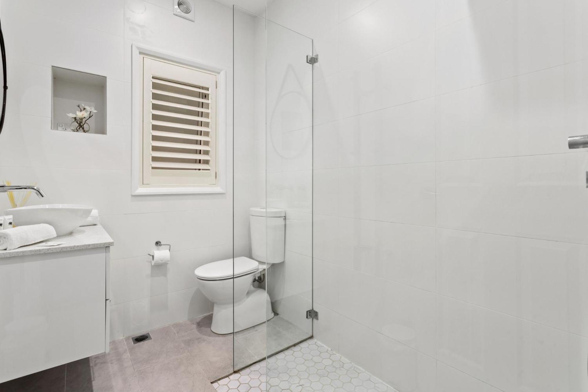 Apartment Comfy 2-bed With Ac Throughout *