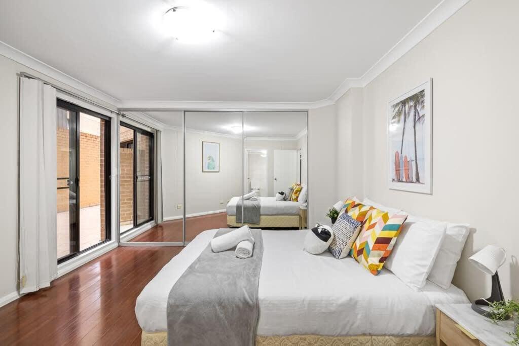 2 Bedrooms Apt In Burwood 4min To Train Sleep 6