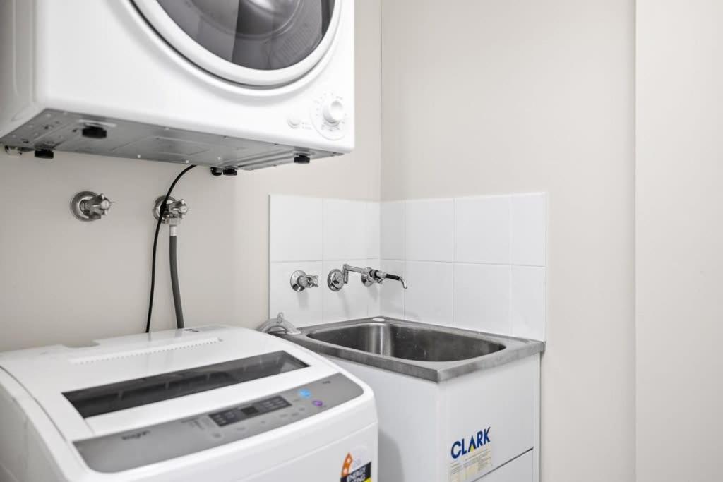 2 Bedrooms Apt In Burwood 4min To Train Sleep 6 Apartment Sydney