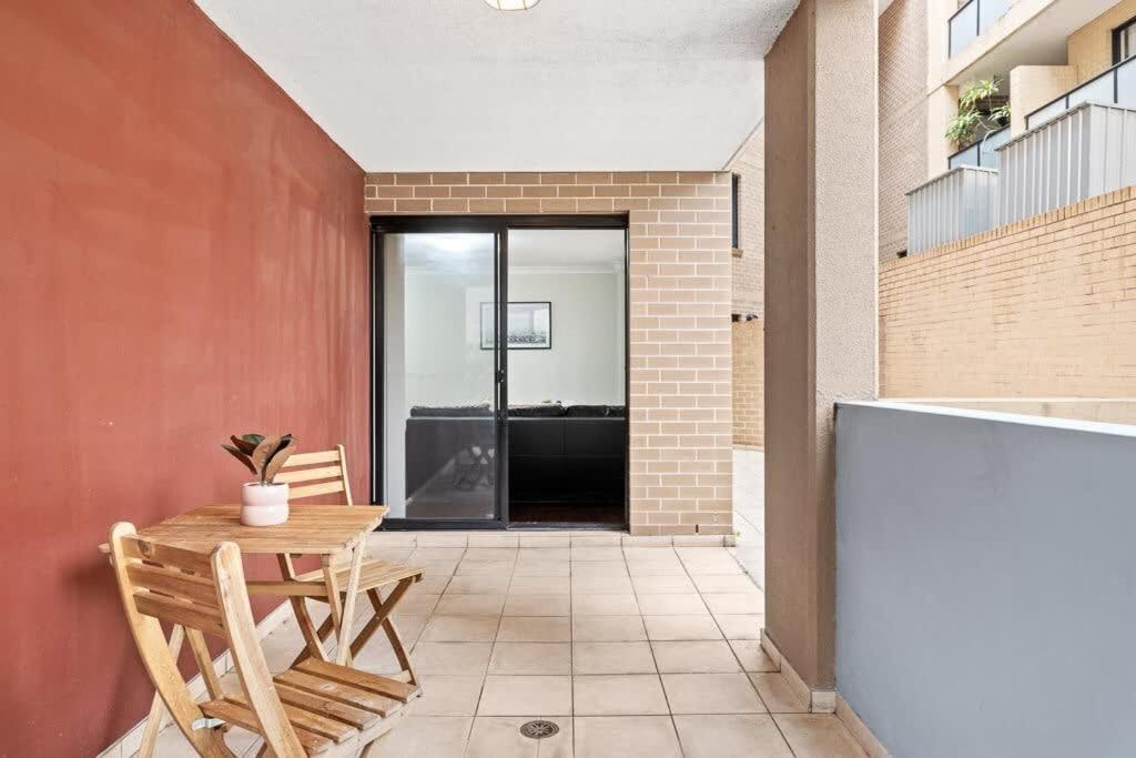 2 Bedrooms Apt In Burwood 4min To Train Sleep 6 * Sydney
