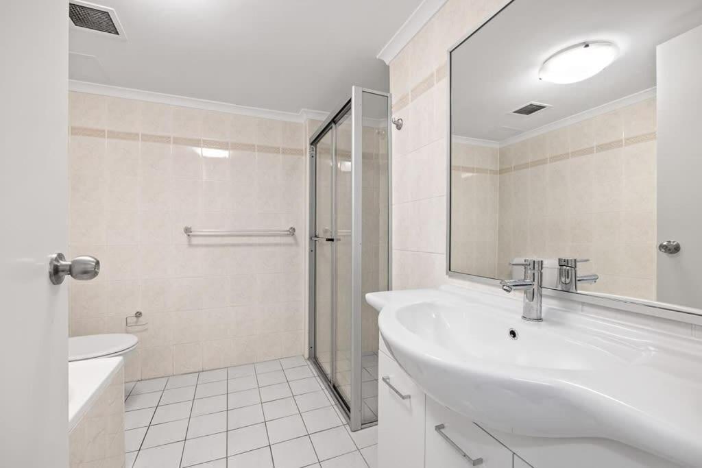2 Bedrooms Apt In Burwood 4min To Train Sleep 6 Apartment Sydney