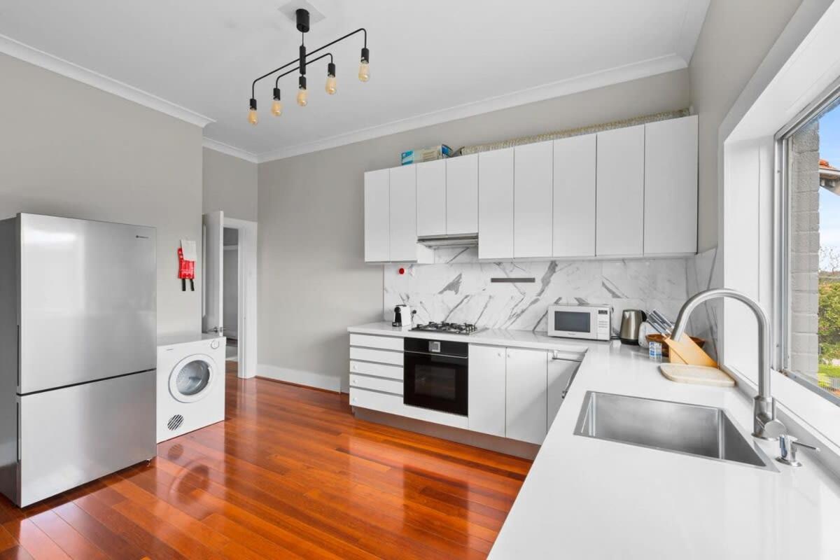 Apartment Huge Harbour View In Historic Sydney