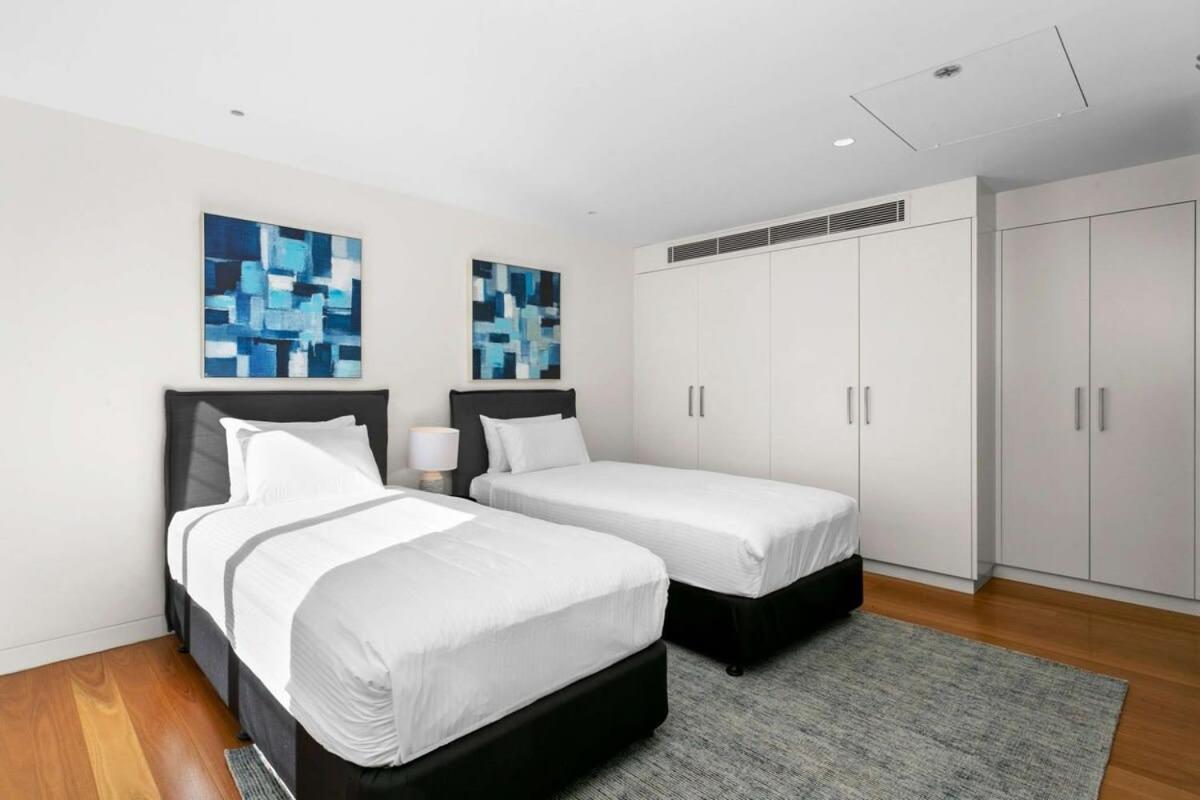 Impeccable 3-bed Near The Sidney