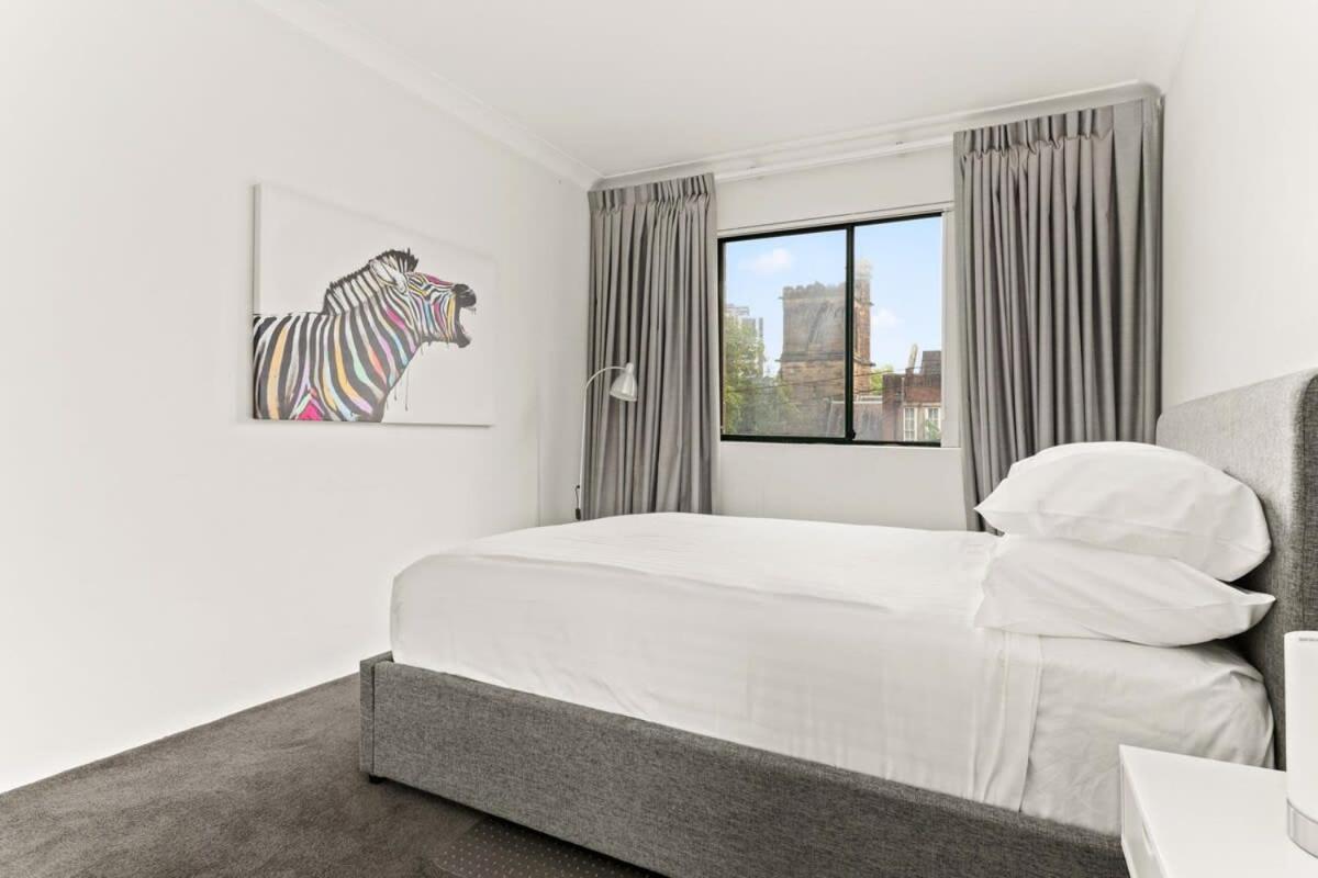 Classy 2-bed By Prince Alfred Park * Sydney