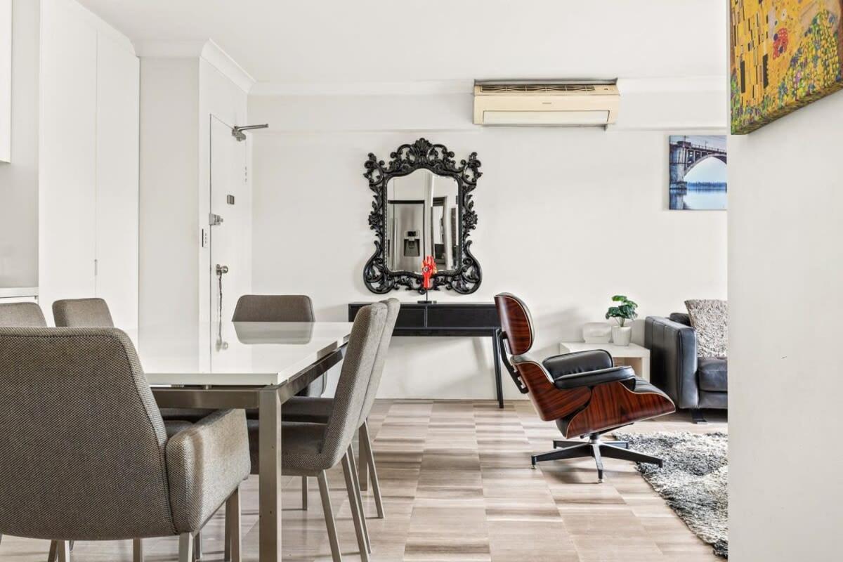 Classy 2-bed By Prince Alfred Park Sydney