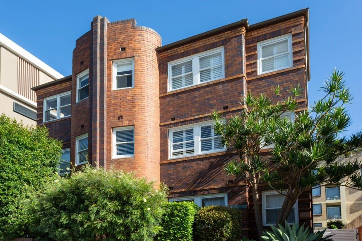 Coastal Living Just Metres From Coogee Apartment Sydney