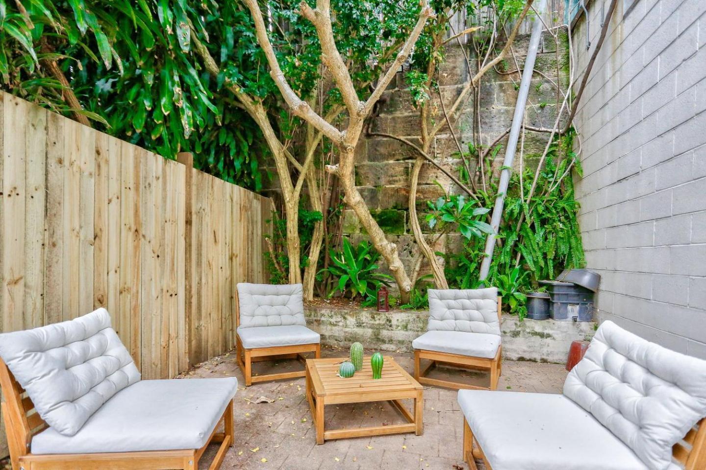 Elegant 2 Bedroom On The Edge Of Downtown Dowling St 2 E-bikes Included Sydney